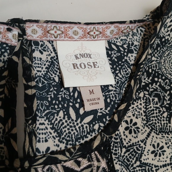 NWT Beautiful Knox Rose sleeveless blouse, embroidered design, see pic 3 - Picture 3 of 12